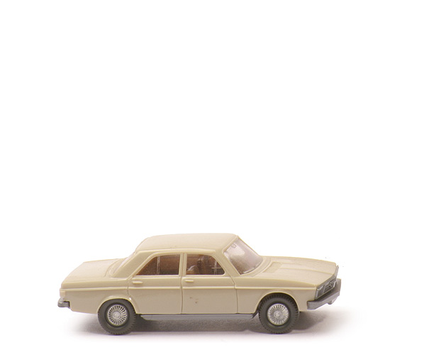 Audi 100 - hellgelbgrau, Lenkrad integriert - 120/6d