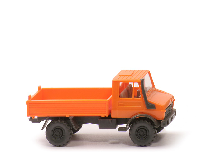 Unimog U 1700 L - rotorange, o. Auspuff - 375/1