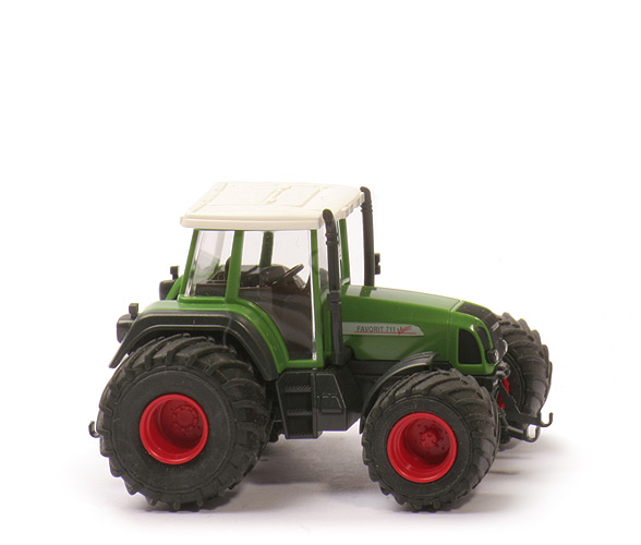 Fendt Favorit 711 Vario Breitreifen - maigrün, Druck Haube "711" - 377/2