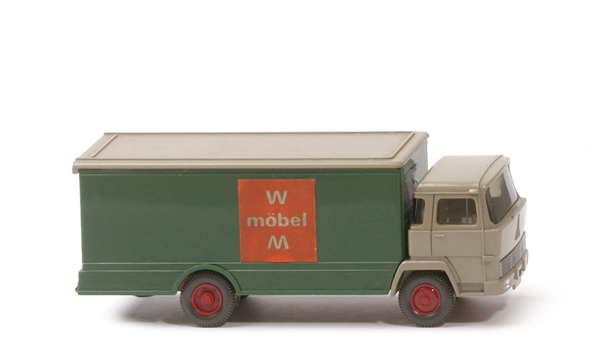 Magirus 100 D7 WM Möbel - Kofferseiten laubgrün, mit 42 m, Aufkleber orange - 425/1a