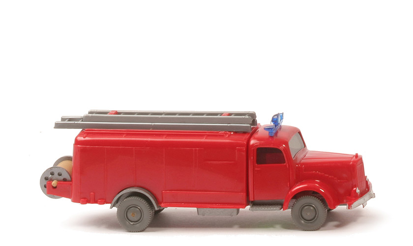 MB L 5000 Alter Spritzenwagen - Blaulichtleiste, rot, CH Made in Germany - 610/28b