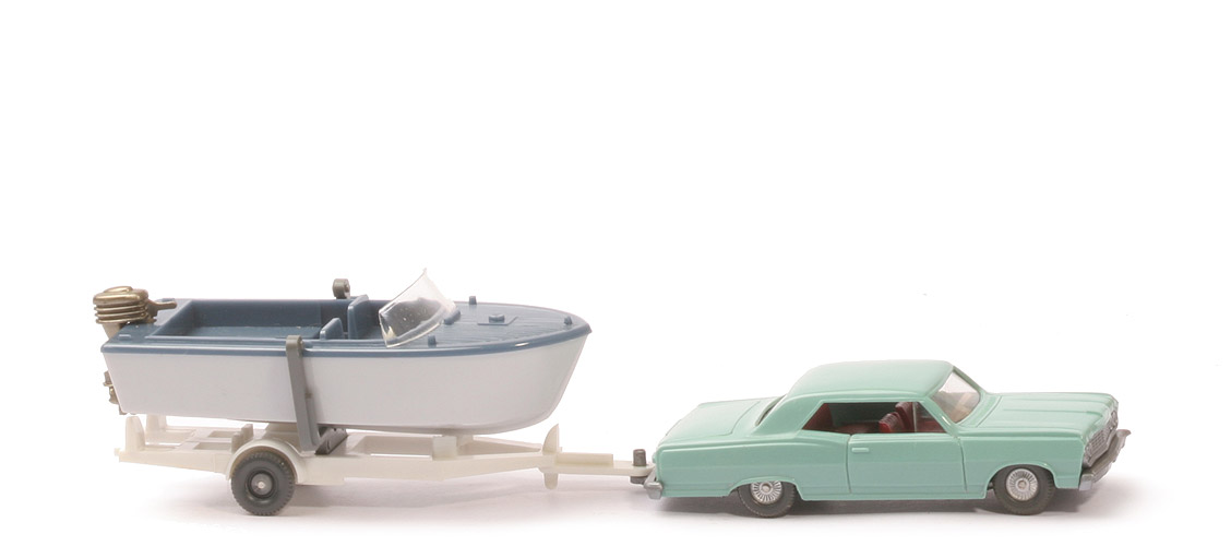 Chevrolet Malibu - Geschenkpackung Motorboot - türkis, Boot taubenblau/weiß - 2140/4