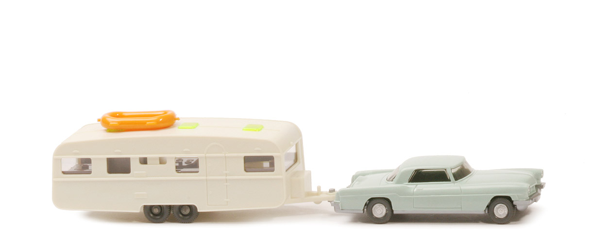 Ford Continental - Geschenkpackung Wohnwagen - lichtgrün, BP "WM 21 GERMANY", m. Zgh, Wohnw. BP 5w - 2160/3