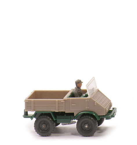 Unimog offen (Typ 4) - Aufbau graubeige, CH kieferngrün, Kardan kieferngrün - 370/7q