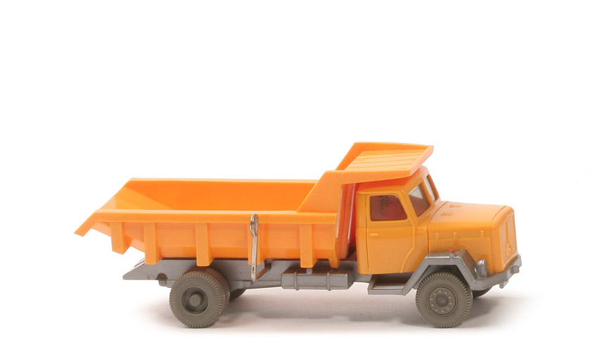 Magirus Saturn Muldenkipper 2-Achs - FH, Mulde chromgelb, CH silbern - 670/2b