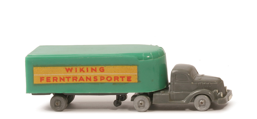White Alter Kühlsattelzug - Ferntransporte, basaltgrau / grün - 520/5 ?