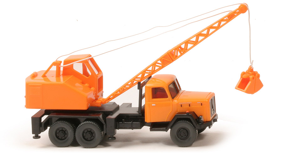 Magirus Saturn mit Fuchs-Bagger (2017) - ~ orange - nicht erfasst