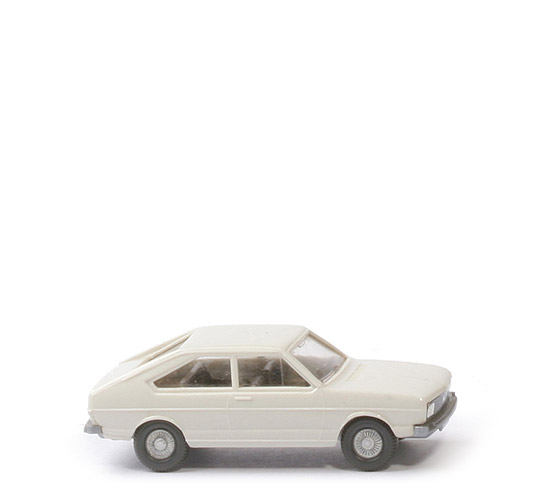 VW Passat - grauweiß, VW-Emblem Punkt - 48/1a
