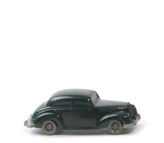 Mercedes 220 uv - schwarzgrün, Trittbrett lang - 140/4 ?