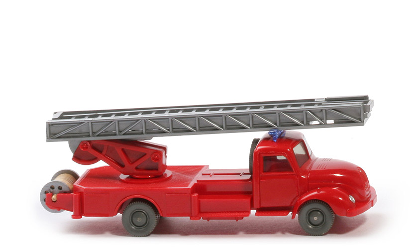 Magirus S 3500 Alter Leiterwagen - Blaulichtleiste, mit Blinkern, FH, CH, Aufbau rot - 620/20a