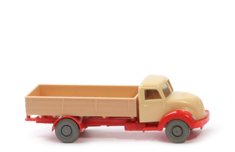 Magirus Sirius - FH hellbeige, PR beige, CH blassrot - 430/15 ?