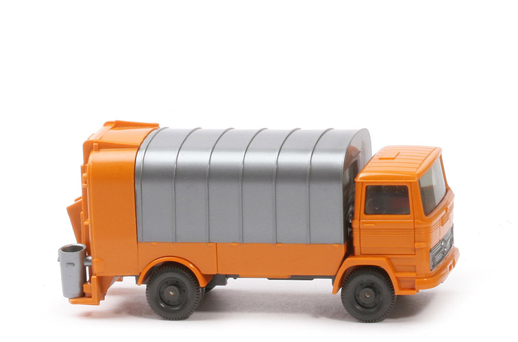 MB LP 1317 Müllwagen ohne Spiegel - mit KUKA - gelborange - 643/13b