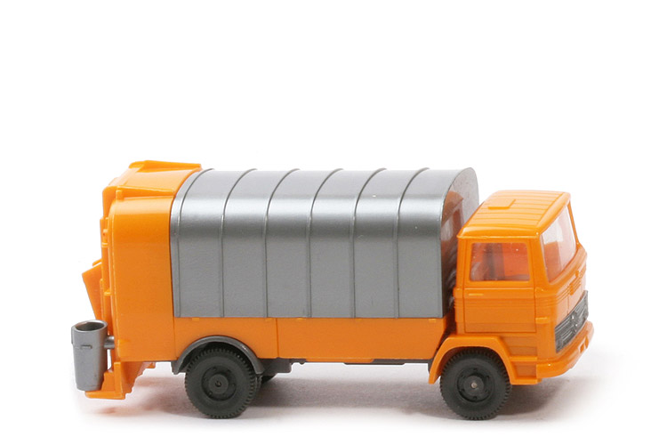 MB LP 1317 Müllwagen ohne Spiegel - mit KUKA - glasiges orangegelb - 643/13b
