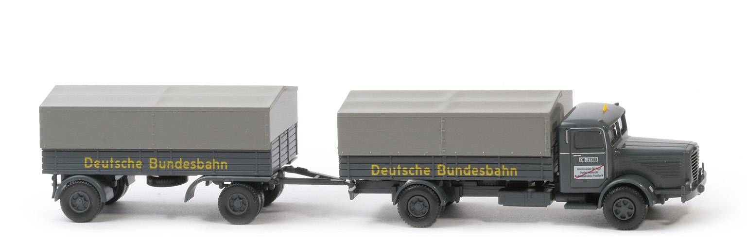 Büssing 8000 Typ 3, Lastzug mit 2-Achs-Anhänger (2022) - PMS: "Serie 800", Bahn auf der Straße Nr. 7 - nicht erfasst