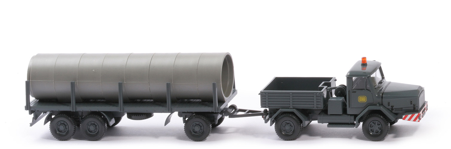 Faun F 610-36 m. Rungenanhänger - PMS: "Serie 800". Bahn auf der Straße Nr. 8 - nicht erfasst