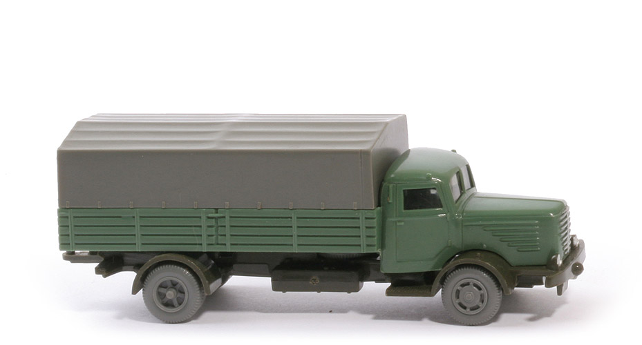 Büssing 8000 ohne Warndreieck - FH, PR diamantgrün, CH olivgrün - m. Blinkern - 478/3e