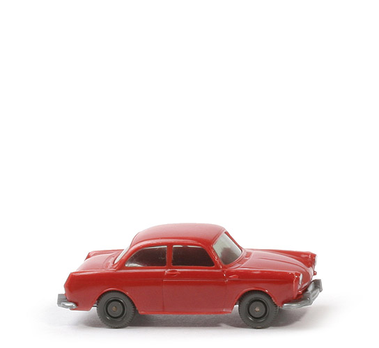 VW 1500 Stufenheck - rubinrot, Haube rund, o. IE, BP 1600 - 40/13a ~