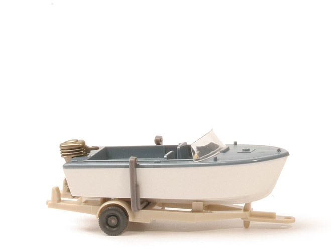 Motorboot auf Anhänger - graublau, Motor goldmetallic, flache Scheibe - 95/4d