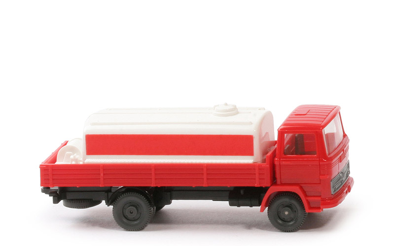 MB LP 1317 Pritsche mit Öltank - rot (glasig), CH schwarz - nicht erfasst
