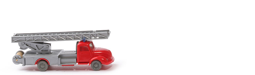 Magirus S 3500 Alter Leiterwagen - Blaulichtleiste, ohne Blinker, FH, CH, Aufbau silbern - 620/19 ?